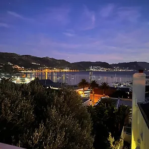 Apartment Bougainvillea House - The Heart Of Simonstown, Simon's Town